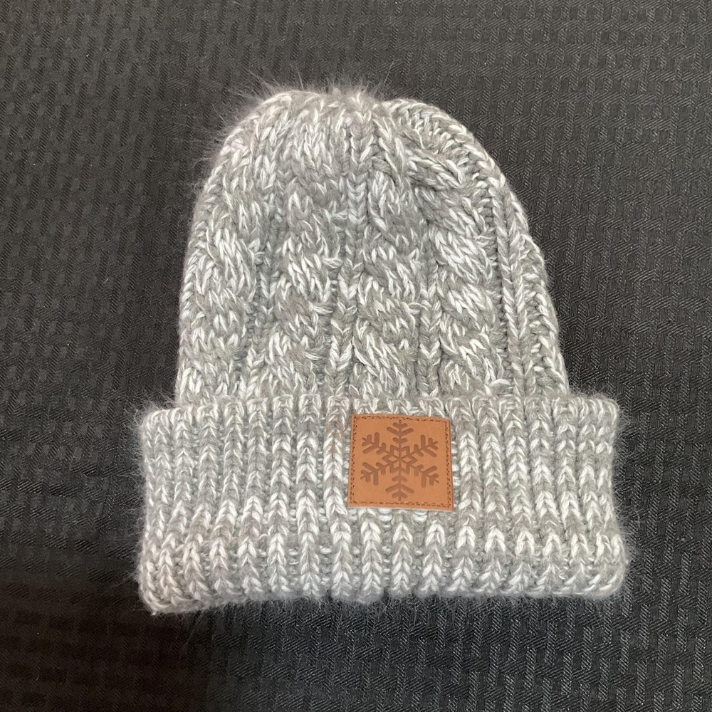 Gertex Hat Beanie One Size Gray Knit Cable Cuffed Snowflake Winter Soft Warm